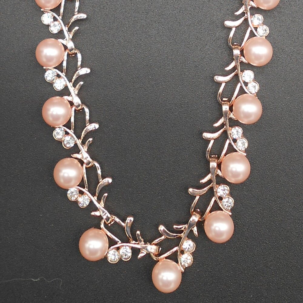 Necklace, Pink Color Shell Pearl and White Crystal Necklace - Picture 11 of 12